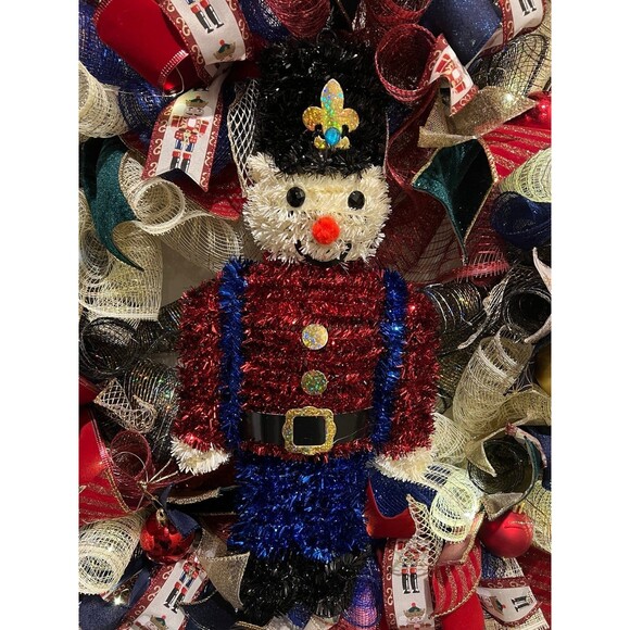 Handmade Christmas Holiday Tinsel Drummer Boy Prelit Door Wreath 26 in XLW11 - Picture 4 of 11